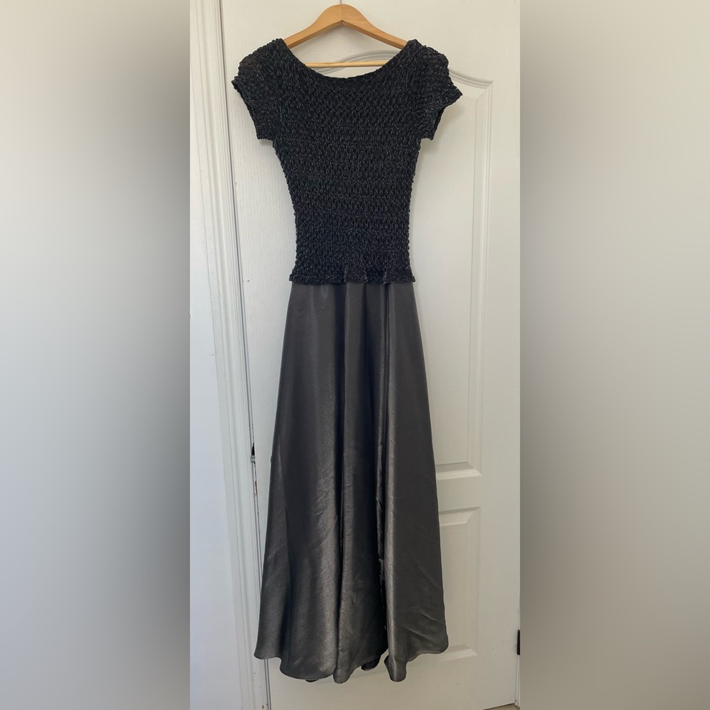 Rare find! Stunning JS Collections dress - Picture 2 of 5